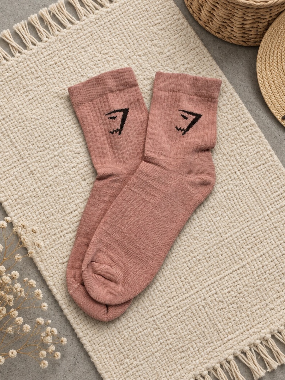 NWOT Gymshark Women’s Pink Logo Midi Athletic Socks - Size Medium